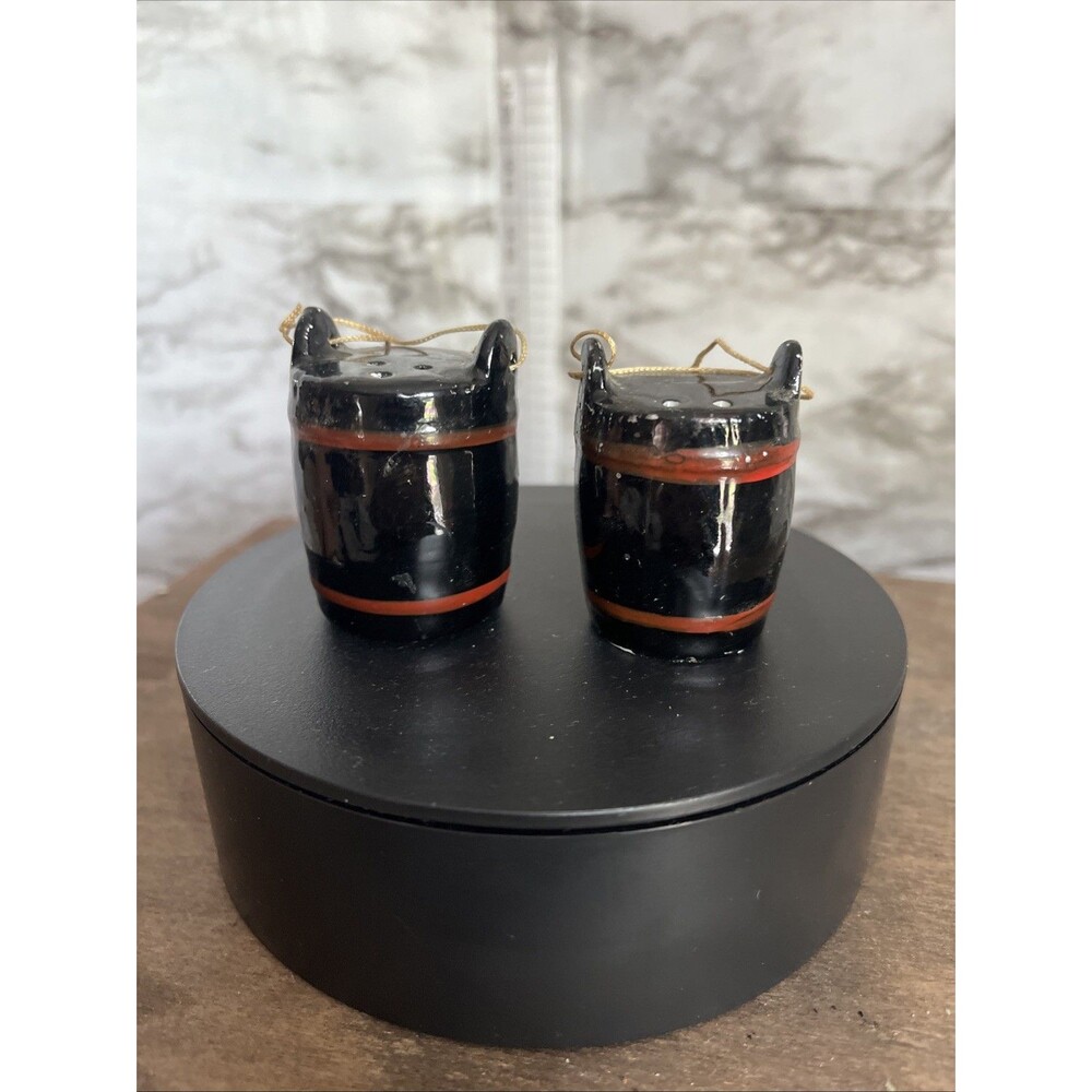 Vintage Japan Barrel Keg Bucket Salt & Pepper Shaker